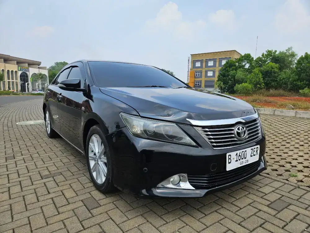 Toyota Camry 2.5 V AT Tahun 2014, Pajak Panjang