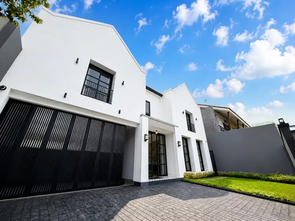 Rumah Brand New di Cipete Dekat MRT Layout Rapih Ada Private Pool
