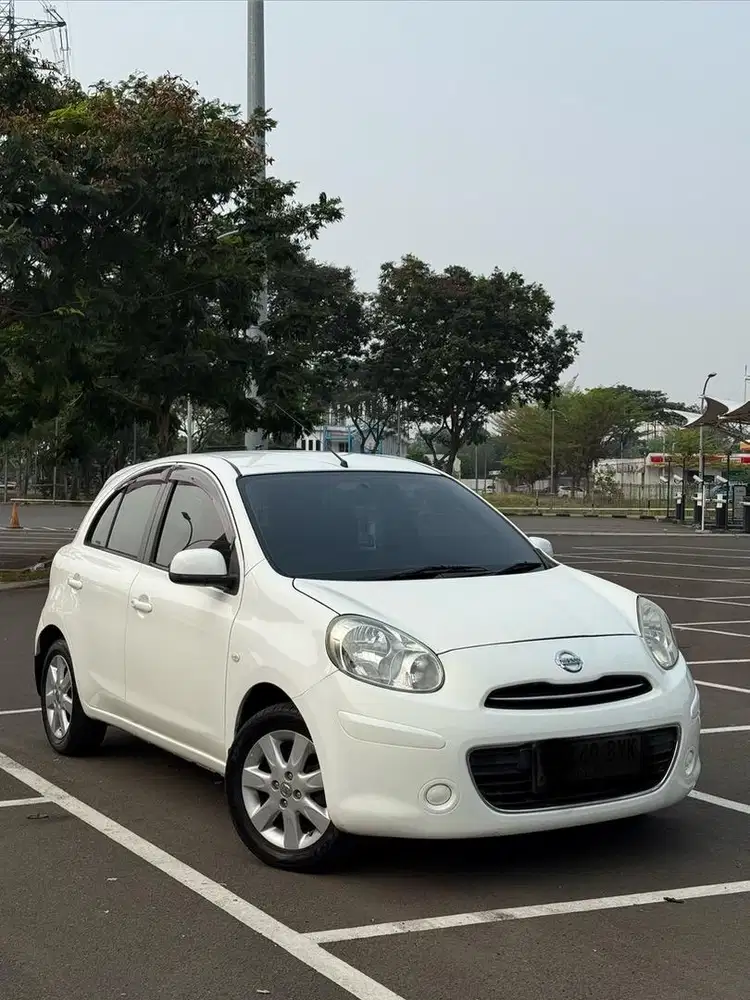 Nissan March 1.2 L Automatic 2013