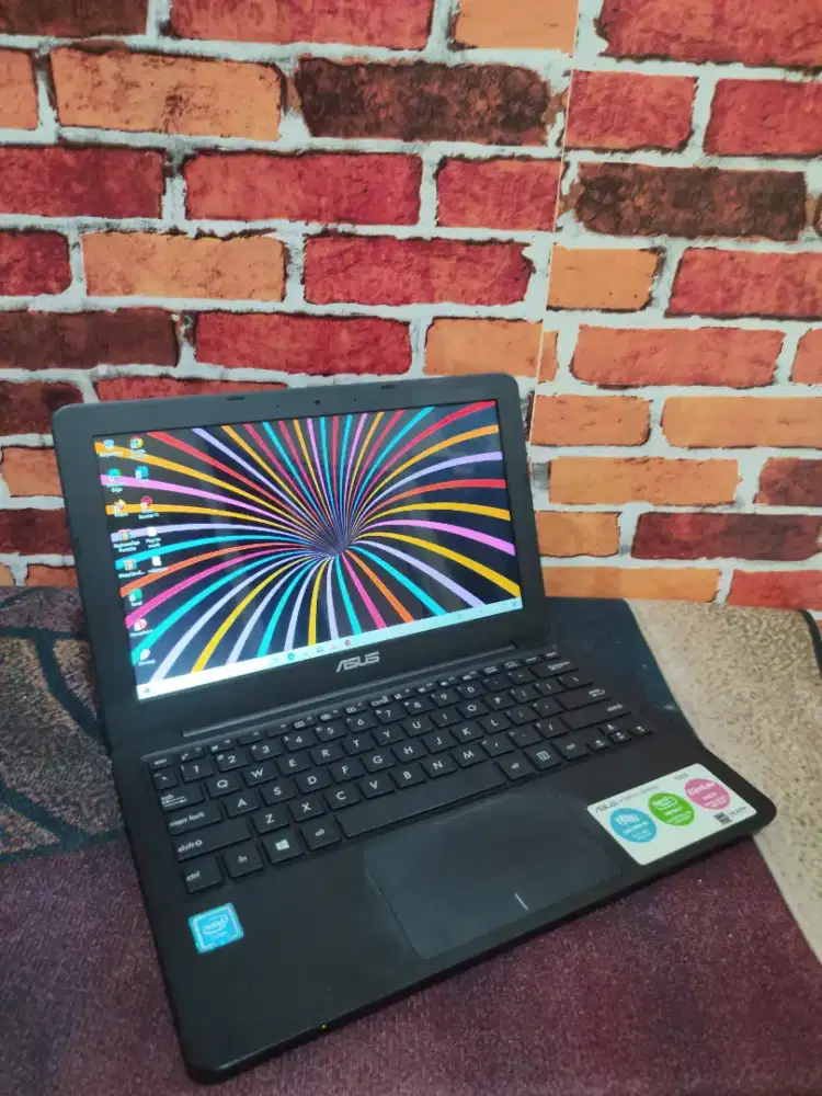 NOTEBOOK ASUS E202SA SERIES INTEL CELERON RAM 2GB HDD 250GB