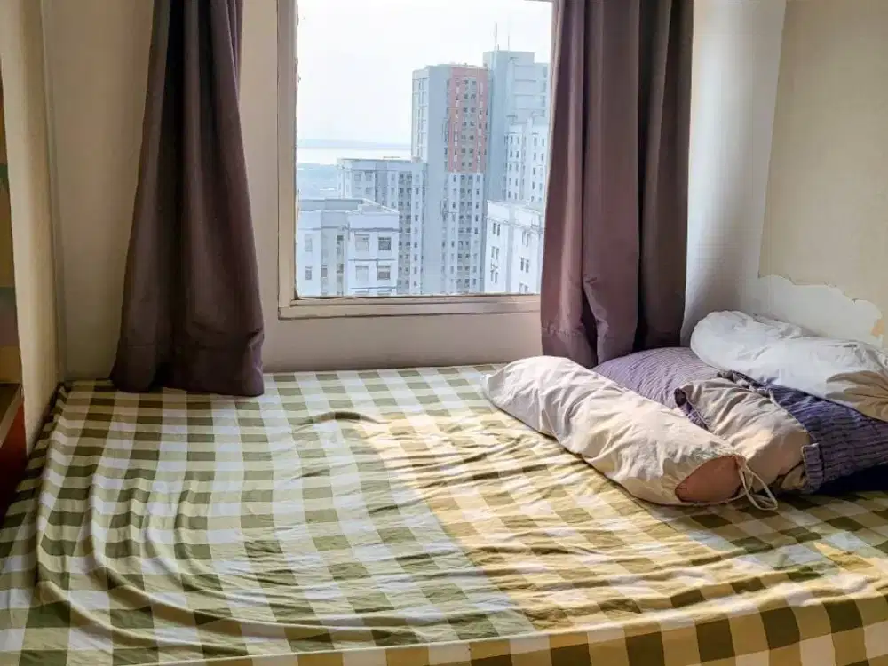 Dijual Apartemen Green Bay Pluit Tower C, 35,5 M², 2 KT, View Kota + Laut, Full Furnished, Rp 375 Juta
