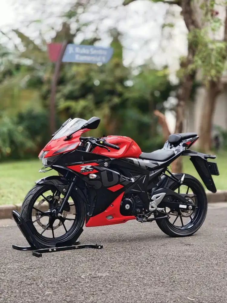 SUZUKI GSX R150 MERAH HITAM 2023 KM 6K PAJAK PANJANG SIAP JALAN