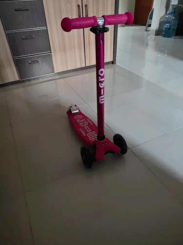 Skuter Maxi Micro LED Pink