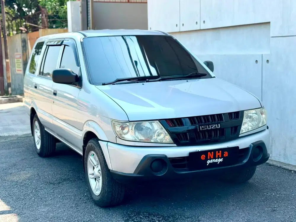 Isuzu Panther LM 2.5 M/T 2005.. eNHa garage Semarang..