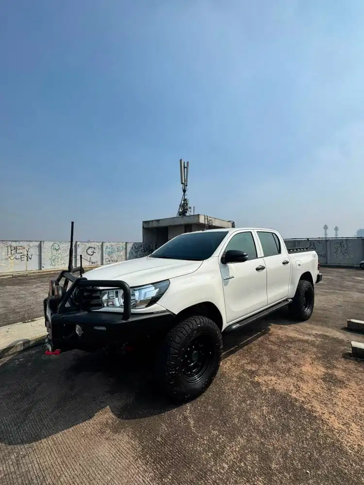 4X4 TOYOTA HILUX DOUBLE CABIN 2.4E