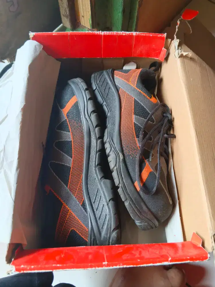 Sepatu safety  dr osha