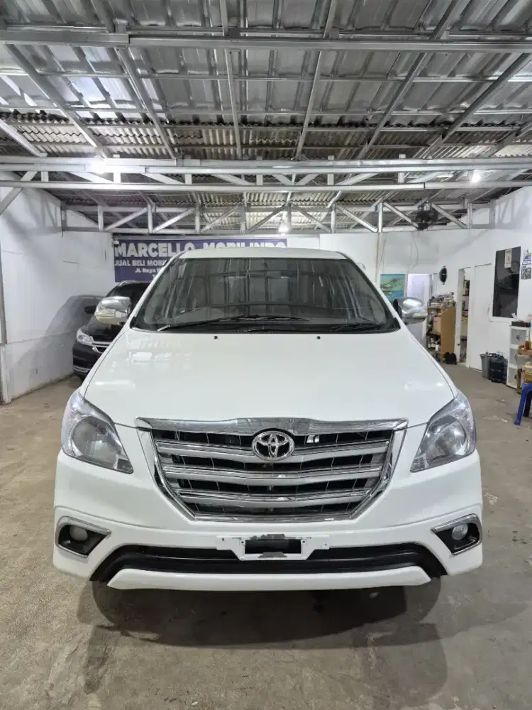 Toyota Kijang Innova G a/t 2015 dp 7 jt