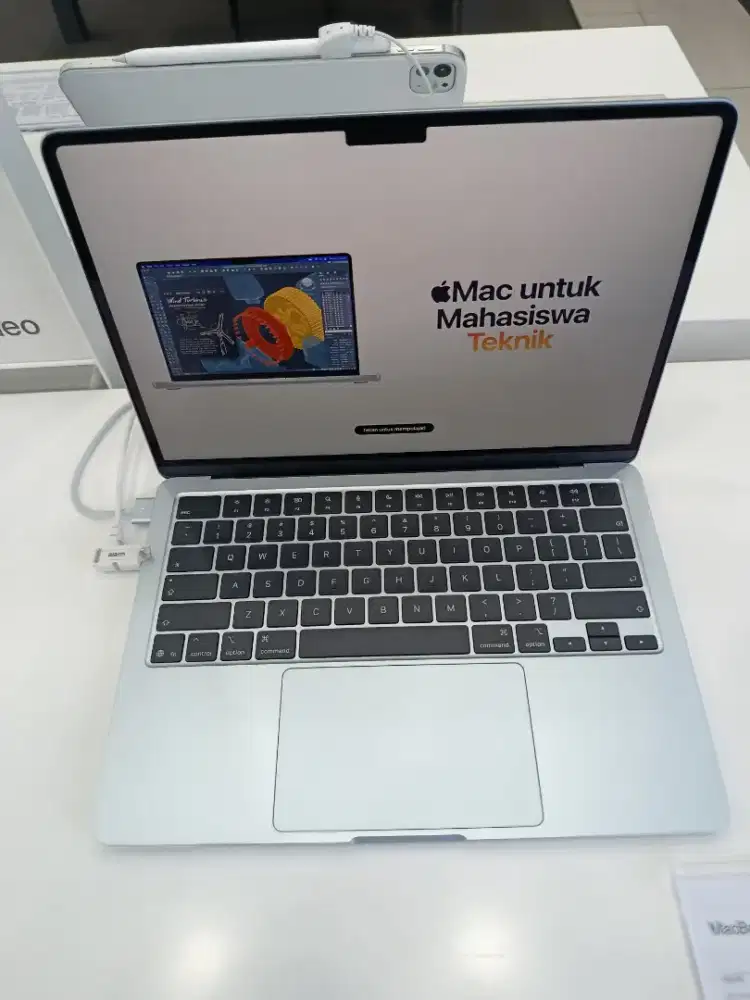 MacBook Air M5 16/1TB (Promo cicilan bunga 0%)