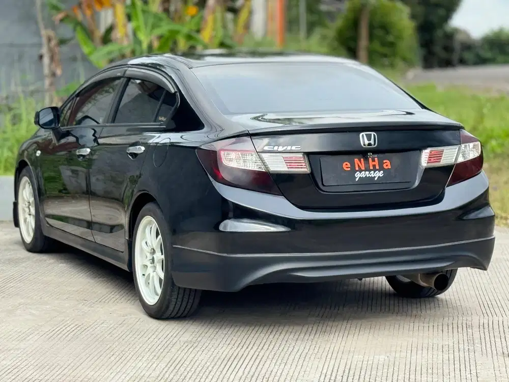 DP 14 JT.. Honda Civic FB 1.8 A/T 2013 cbu.. eNHa garage Semarang..