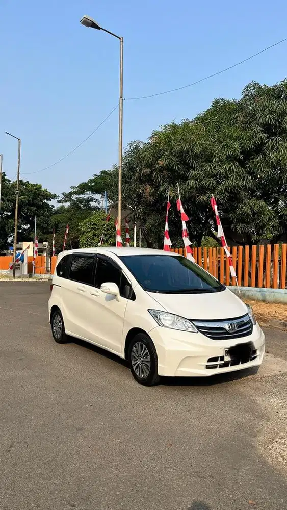 Honda Freed SD AC Double tahun 2013 cash 129jt nego