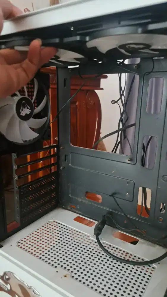 Casing pc  apa adanya  bonus 4 kipas rgb + 1 argb termurah di bali