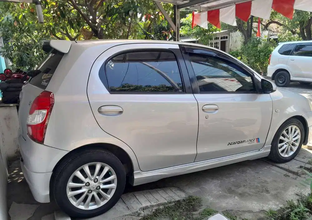 Toyota Etios Valco 2014 Bensin