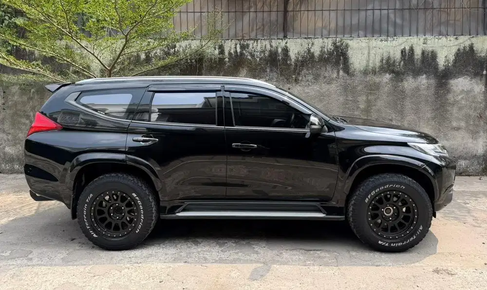 Mitsubishi Pajero Dakar 2016 4x2 CBU istimewa