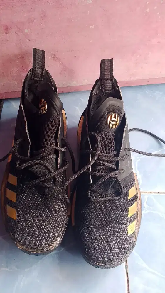 Sepatu Adidos size 40 keren