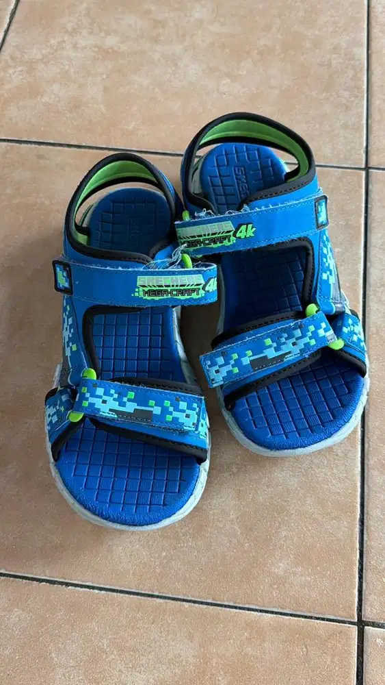 Preloved sendal sepatu sketchers original