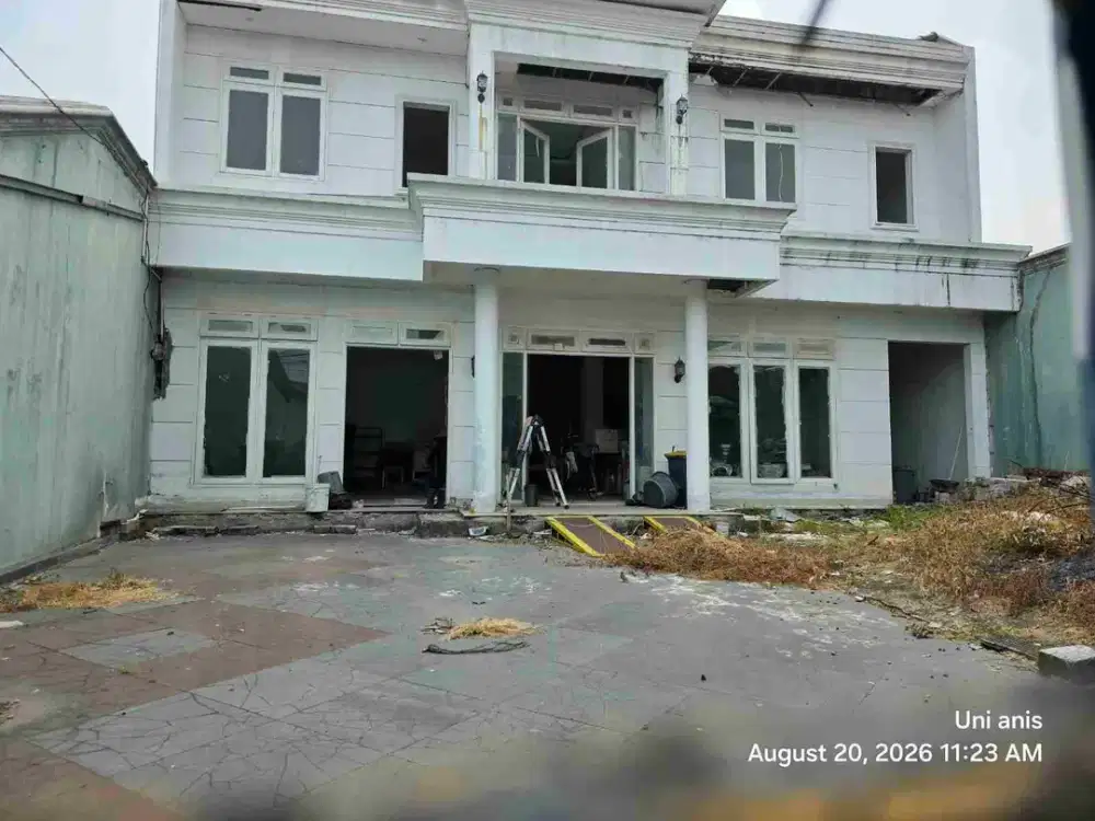 SEBIDANG TANAH DAN BANGUNAN BESAR