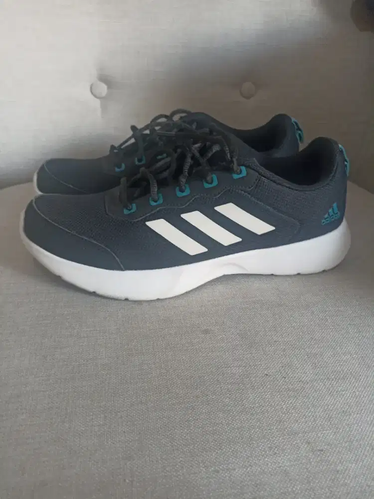 Sepatu adidas ori
