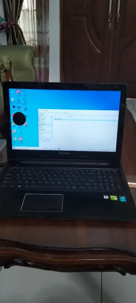 Di jual lap top Lenovo kondisi siap pakai