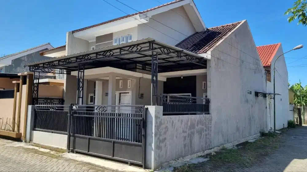 Rumah di pusat kota tulungagung