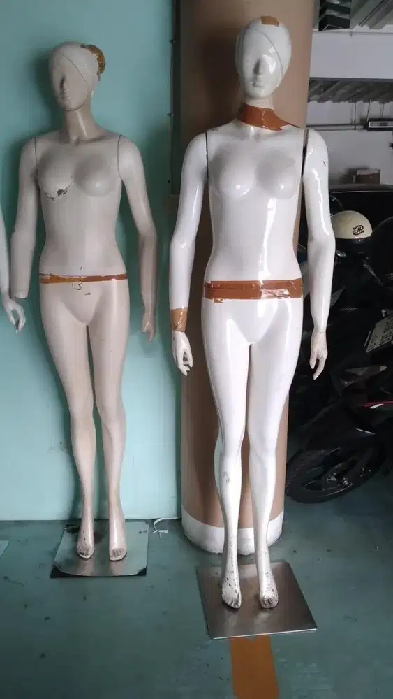 Manekin Bahan Fiber bekas Layak Pakai plus besi