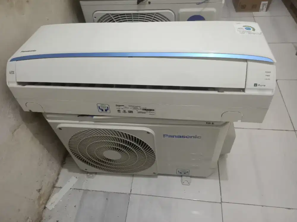 Jual ac Panasonic 1/2 pk R 32 lowatt  350 watt kondisi 95% ori semu