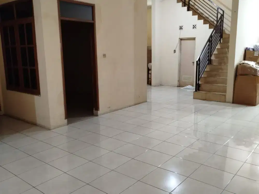 Termurah Jual Rumah 2 Lantai Taman Holis Indah 1 (Thi 1) Bandung