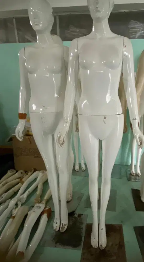 Manekin Like new bahan fiber masih mulus