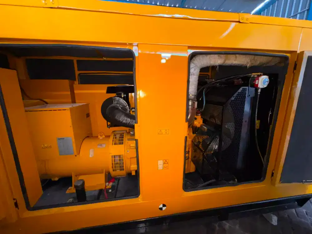 Genset bekas Caterpillar 350kva tahun 2019