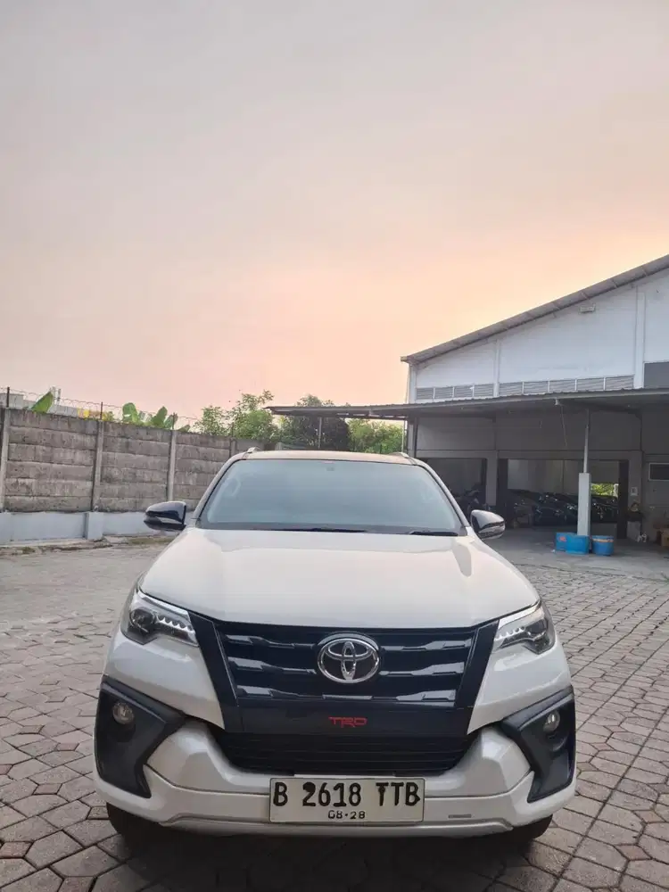 VRZ TRD 2018 diesel matic. Km 104rb antik