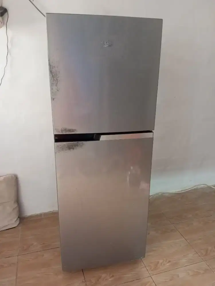 Kulkas 2 pintu merk Beko