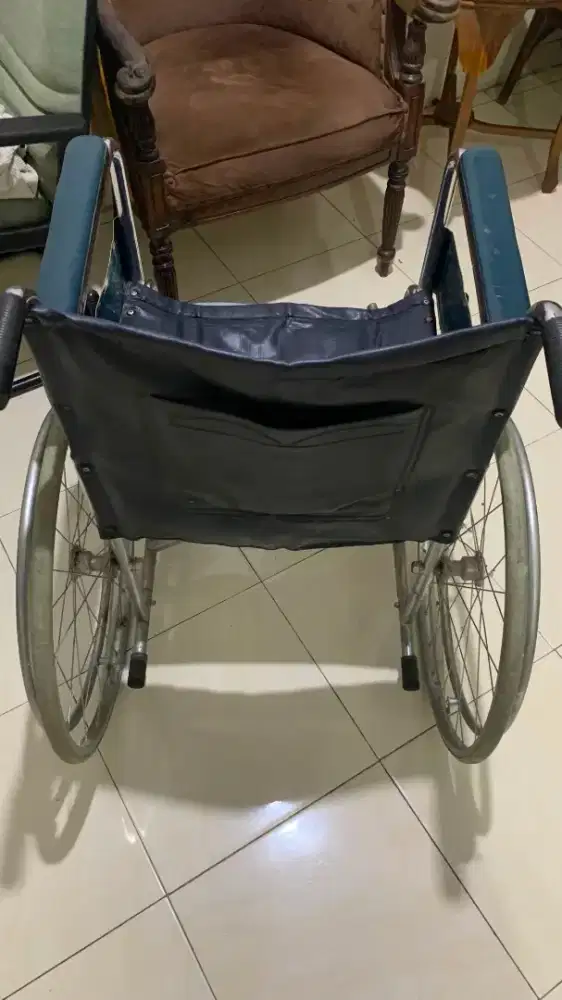 Dijual kursi roda good condition