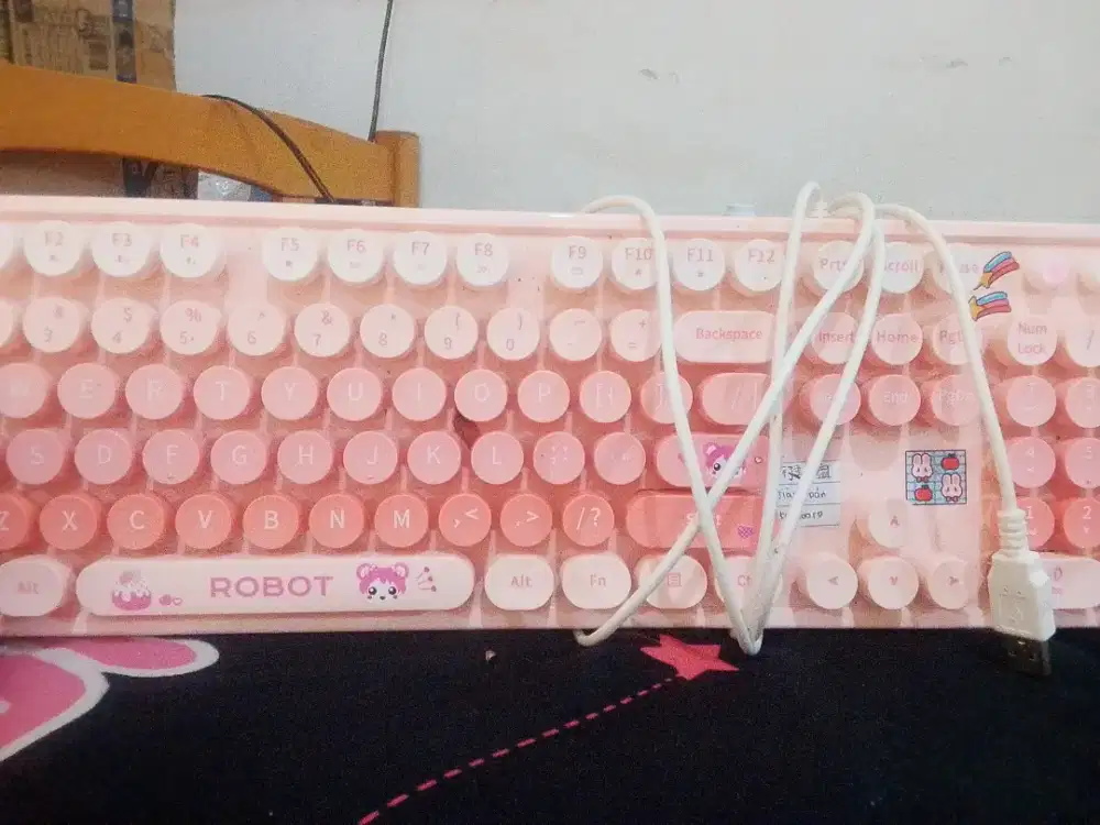 Keyboard mau di jual msh baru ini