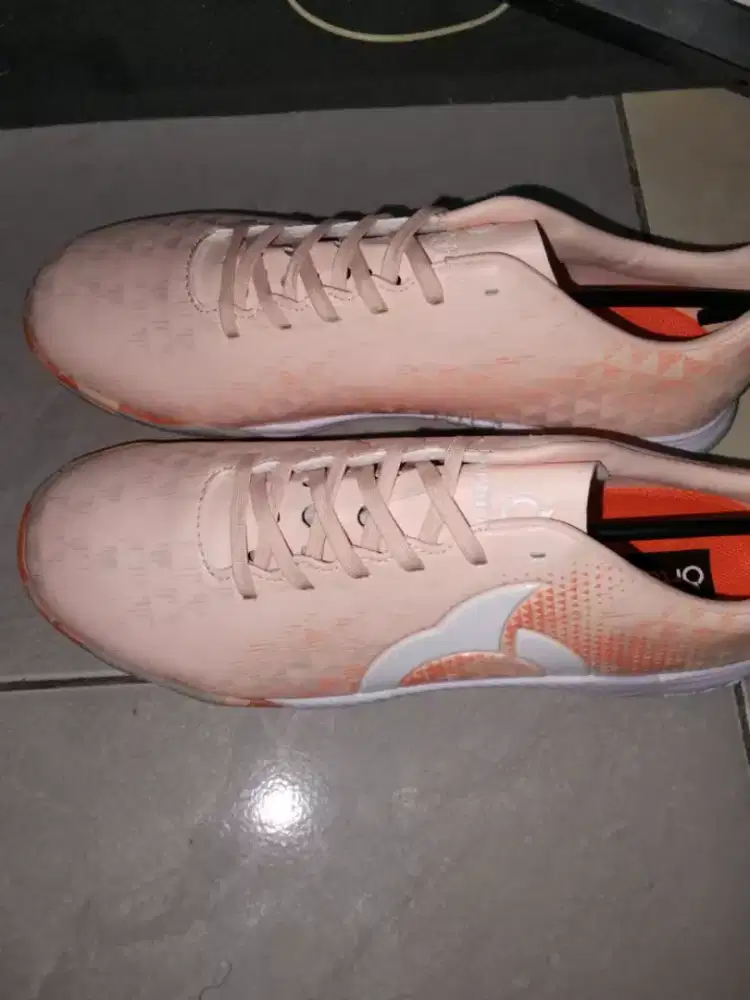 sepatu futsal kondisi baru