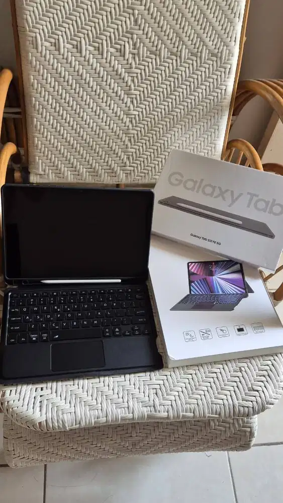 Samsung Galaxy Tab S10 FE 5G 8/128GB - Grey stylus + keyboard