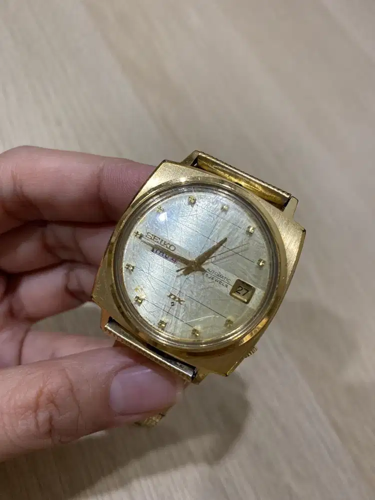 SEIKO vintage gold