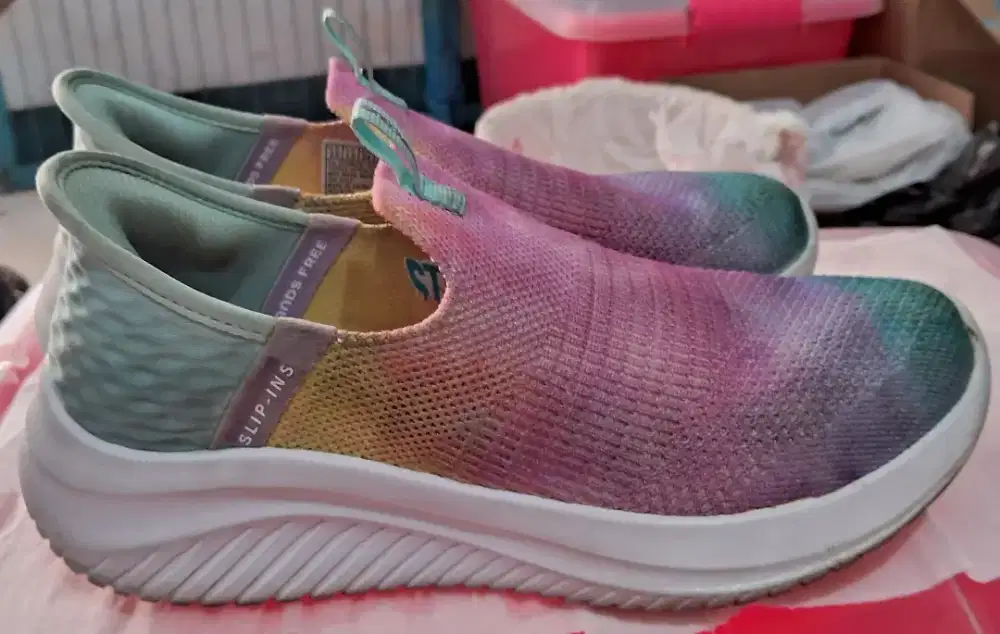 Sepatu skechers anak original
