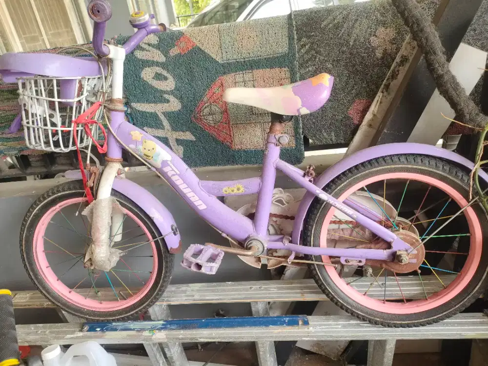 Sepeda second anak perempuan Kouan