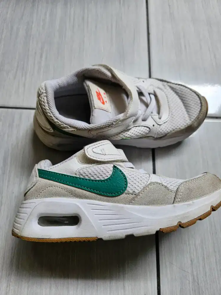 Sepatu nike mulus ukuran 12,5