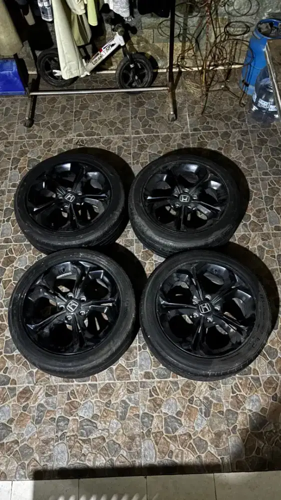 Velg dan Ban Original Honda Civic RS 2023