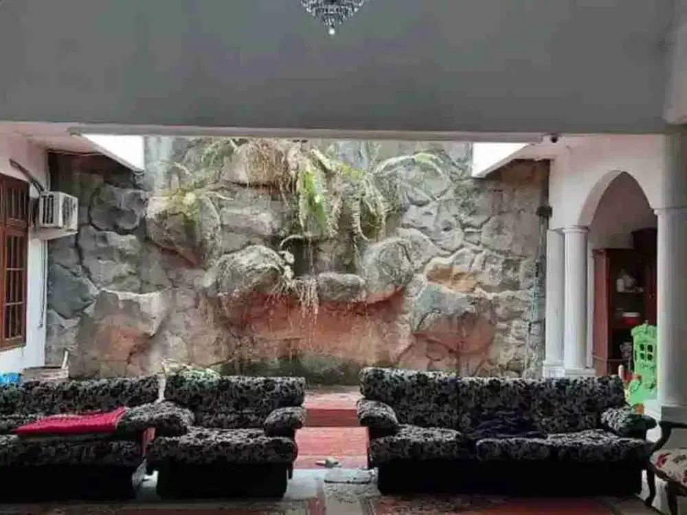 jual rumah tua asri