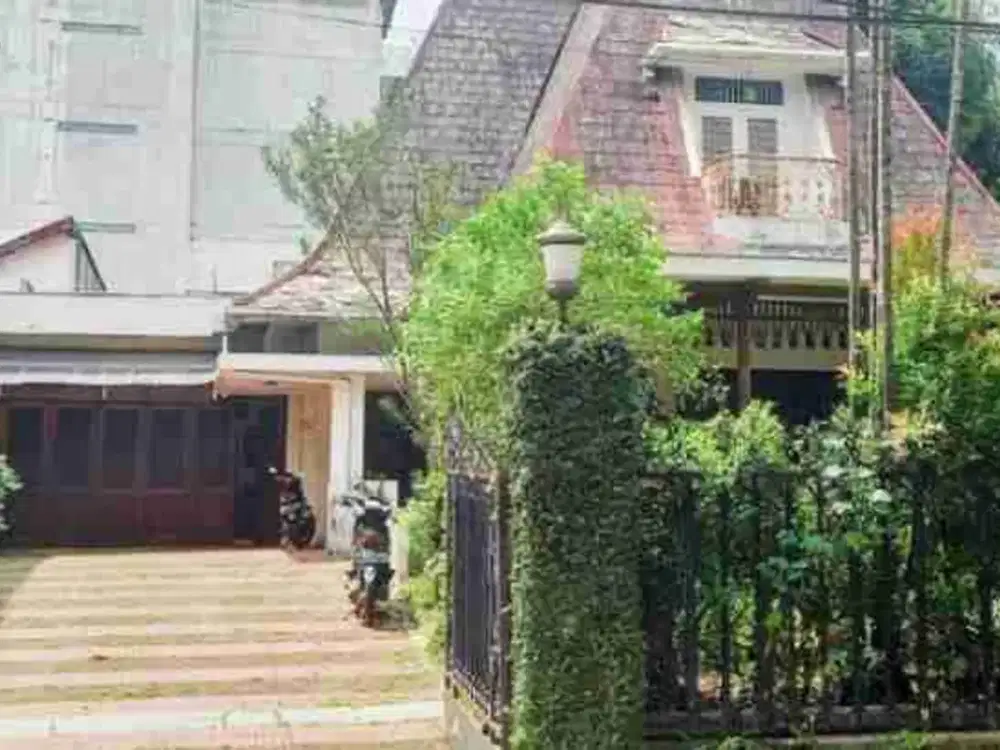 Rumah Asri Menteng Jakarta Pusat Siap Huni Luas 980m