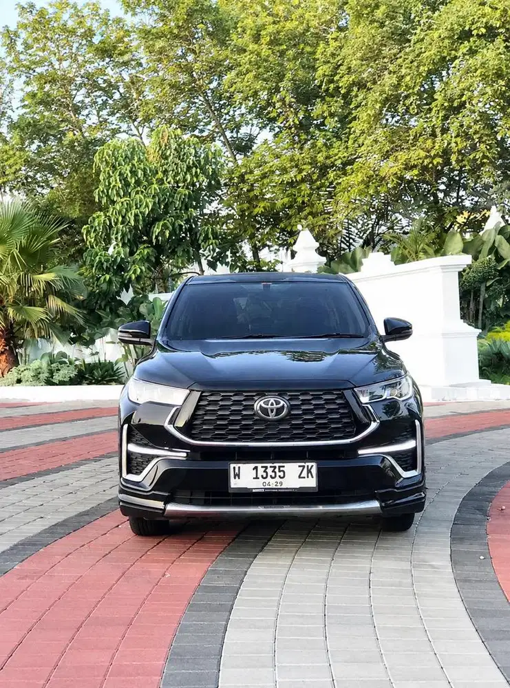 Dijual toyota zenix v heybrid modelista