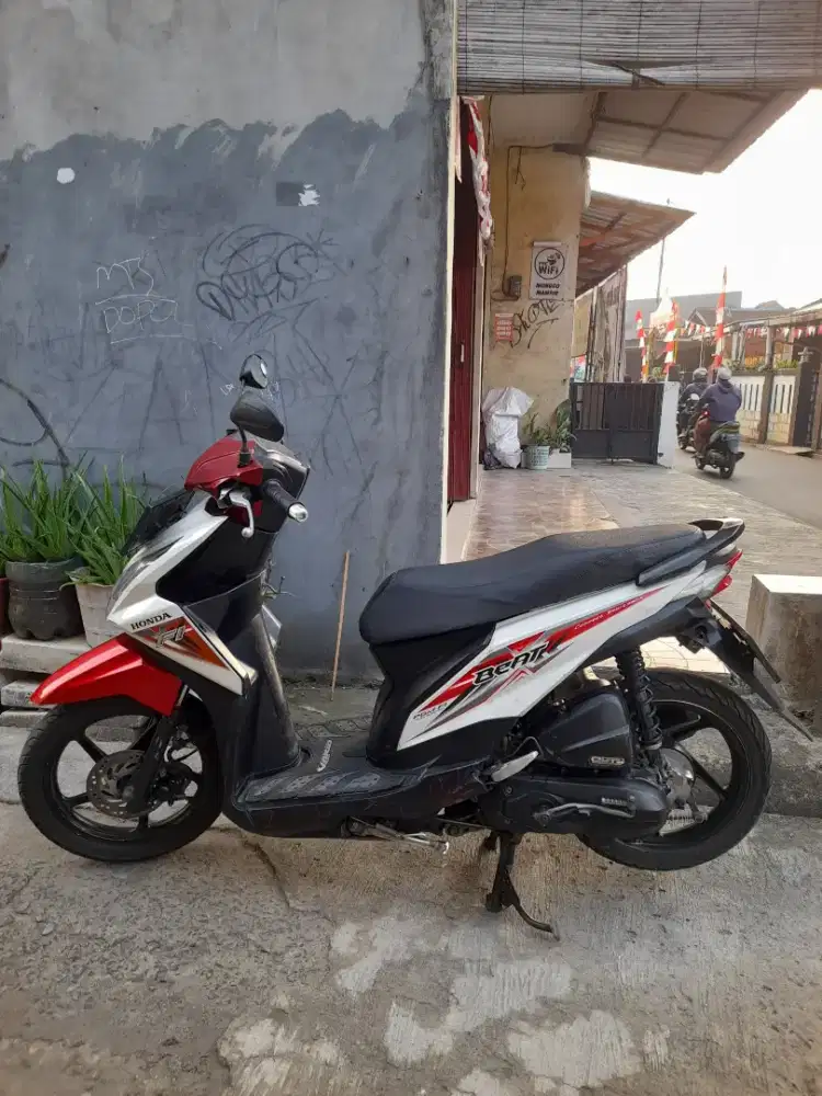 BEAT FI ESP STARTER ALUS WARNA MERAH TAHUN 2016