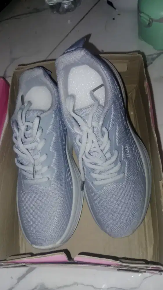 Jual sepatu PVN masi baru