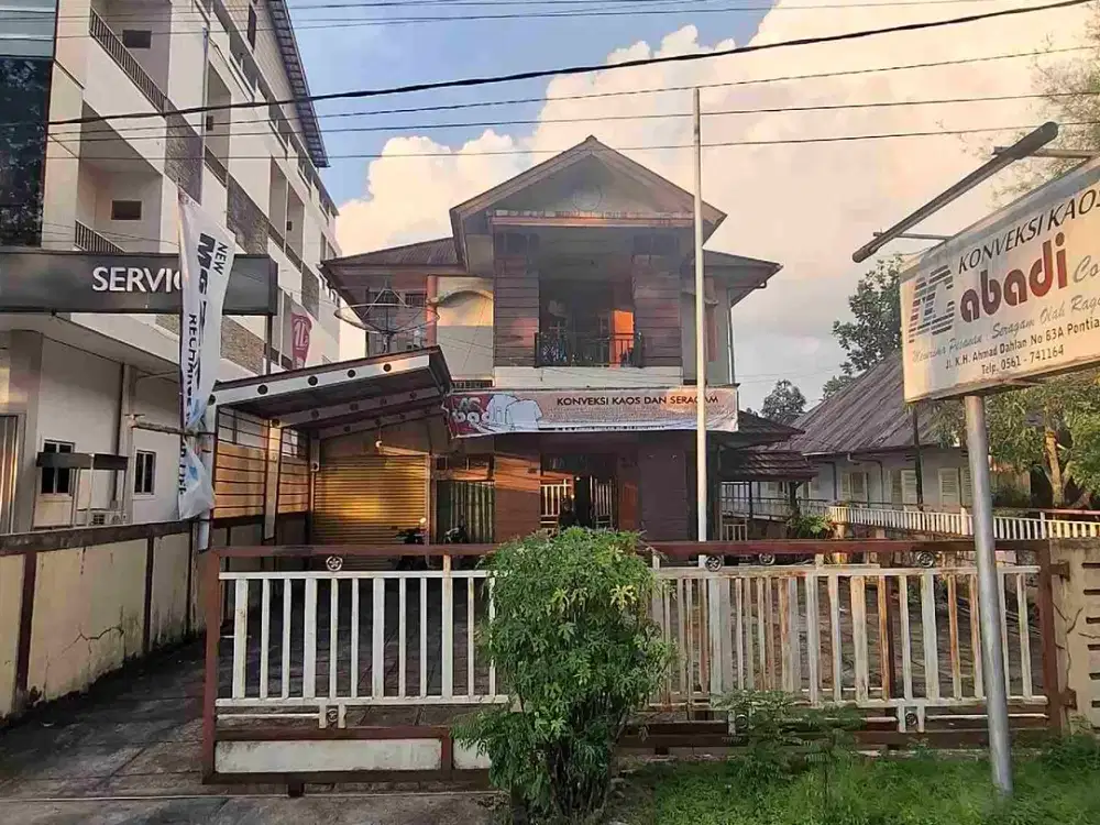 Jual cepat Rumah tepi jalan utama