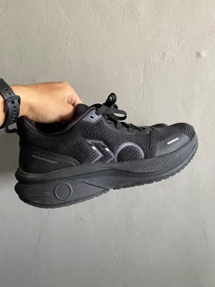 Kanky Story Nobeta running shoes