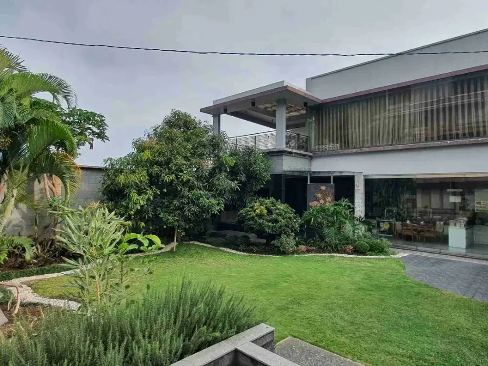 Rumah siap huni di Mainroad Dago Bandung