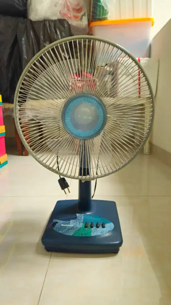 Kipas angin merk Nasional duduk 12 inch