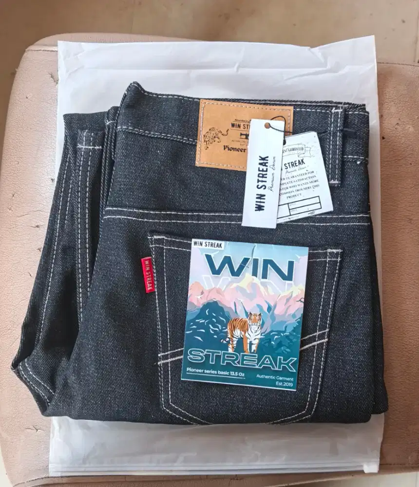 Dijual 2 Celana jeans
