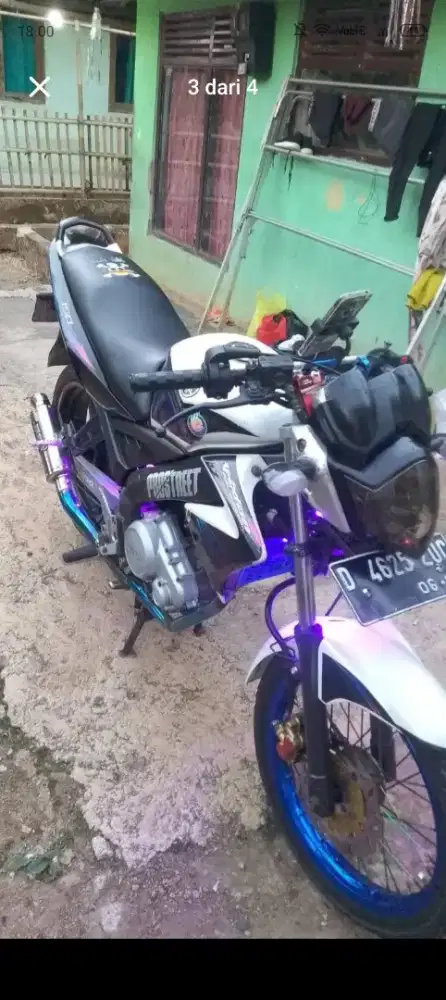 Motor vixion di jual santai